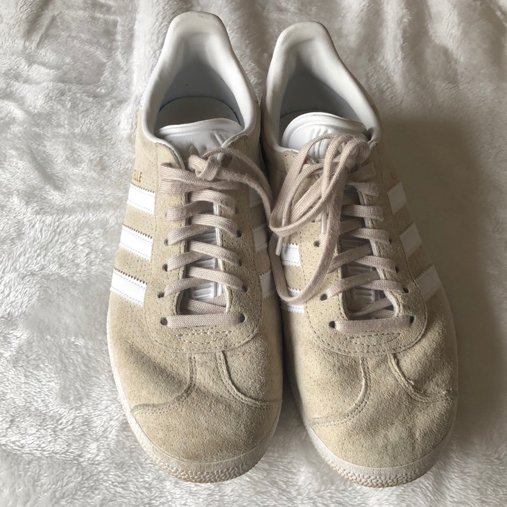 Tan adidas gazelle size 7